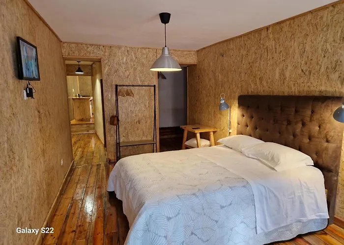 Estrada De Benfica 600 * Lisboa